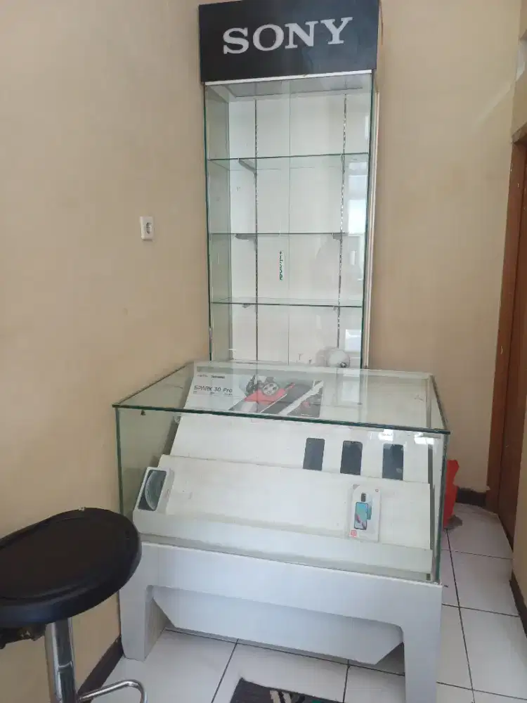 Di jual etalse buat konter hp masih bagus