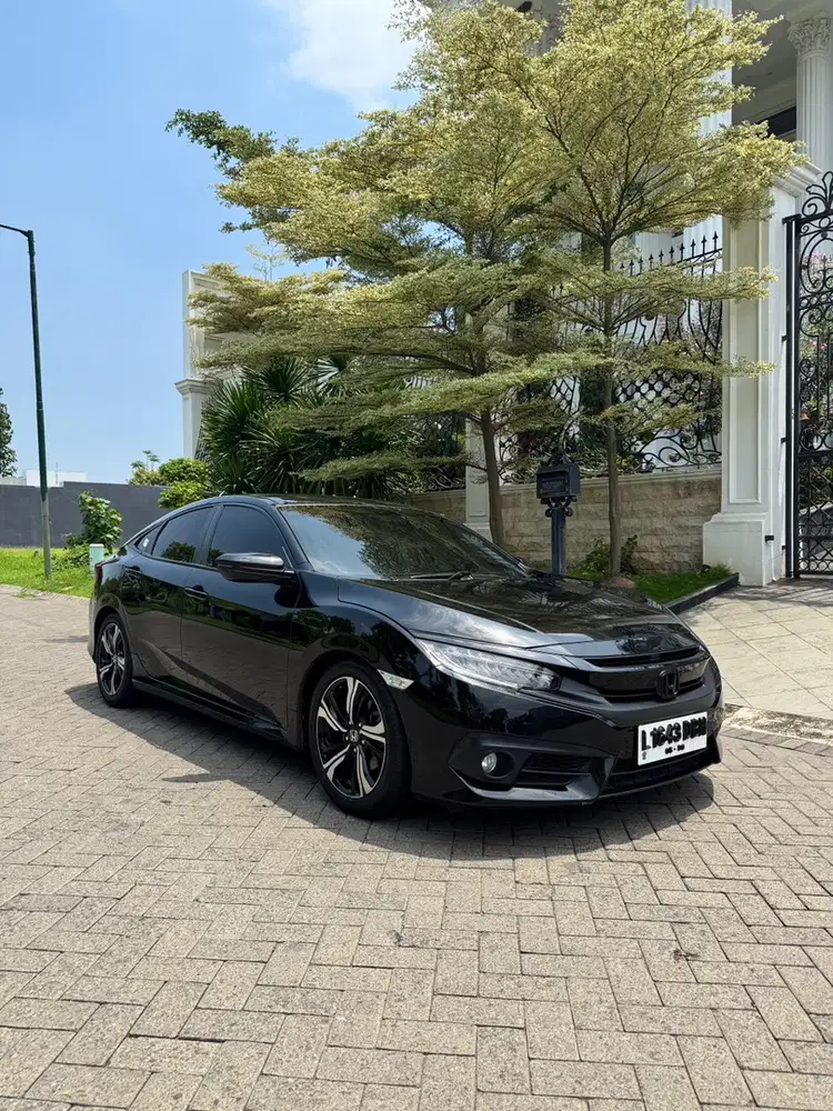 Honda Civic Turbo 2016 LOW KM!!!