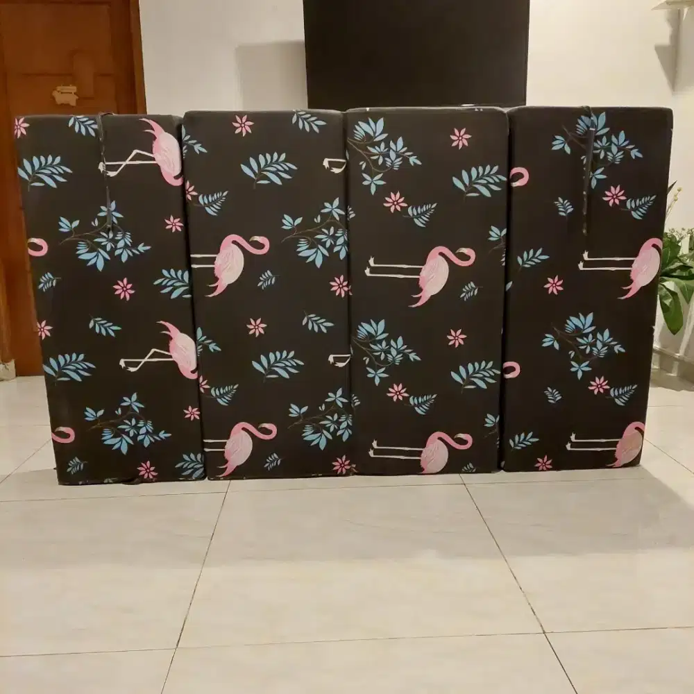 Preloved  Kasur Lipat Inoac 120x200×20cm