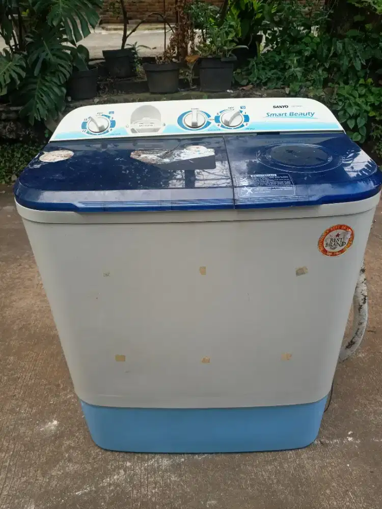 Mesin cuci sanyo 2 tabung sawangan pasir putih