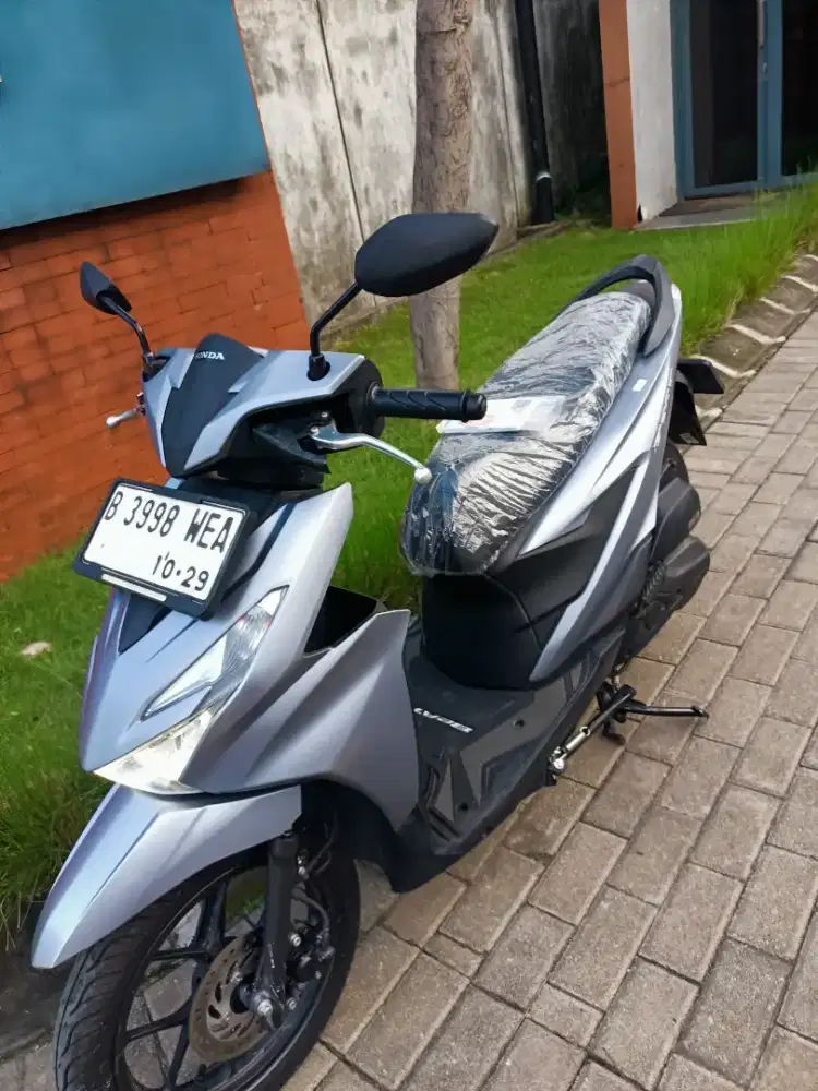 Dijual cepat HONDA BEAT F1 NEW CBS ISS GRES