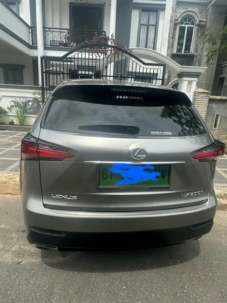 Dijual mobil Lexus tahun pembuatan 2015 tapi pemakaian 2016