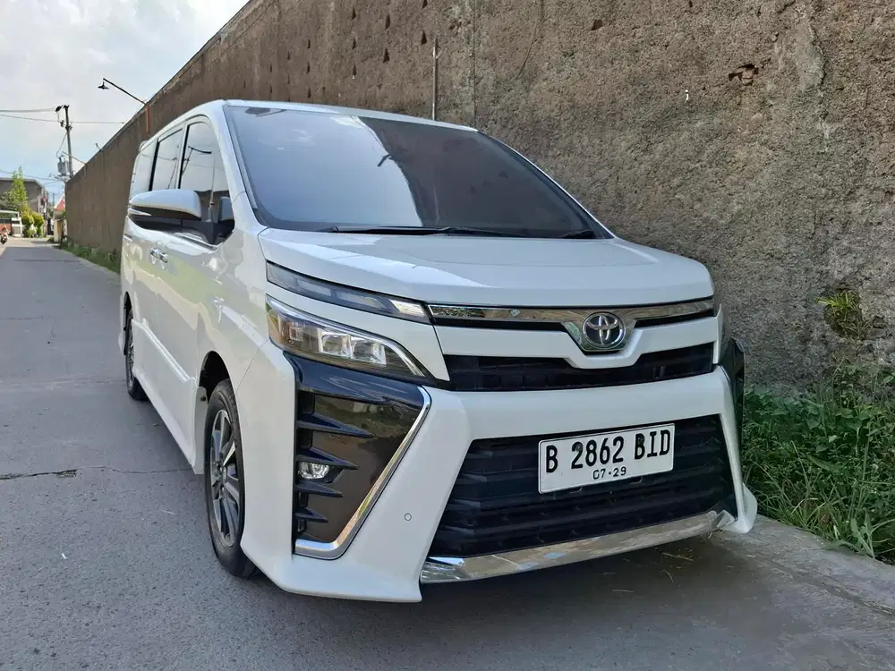 Voxy 2.0 AT KM106rb Servis Record Toyota !! Matic 2019