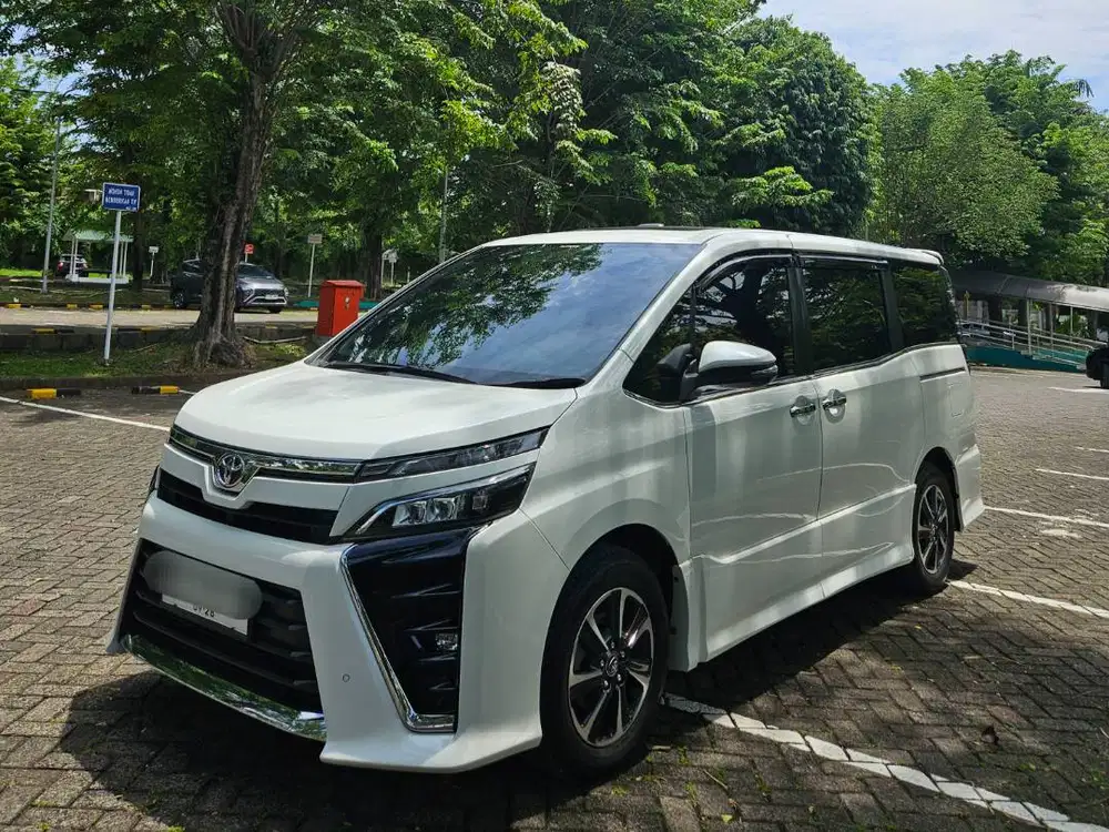 Dijual Toyota Voxy 2018
