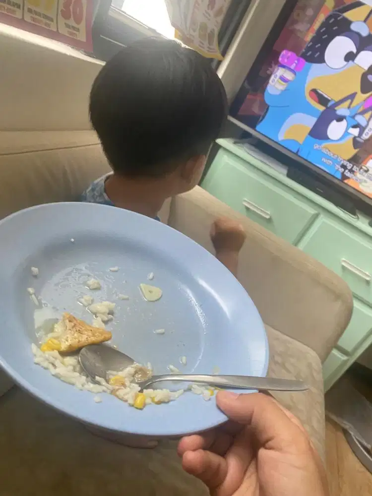 DICARI PENGASUH ANAK