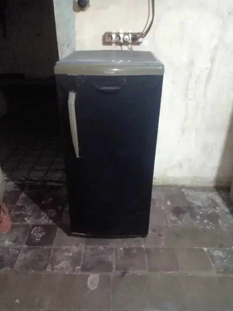 Jual kulkas Toshiba Glacio 1 mesin ORI dngin beku normal bisa diantar