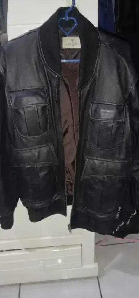 Jaket bekas tetepi masih mulus