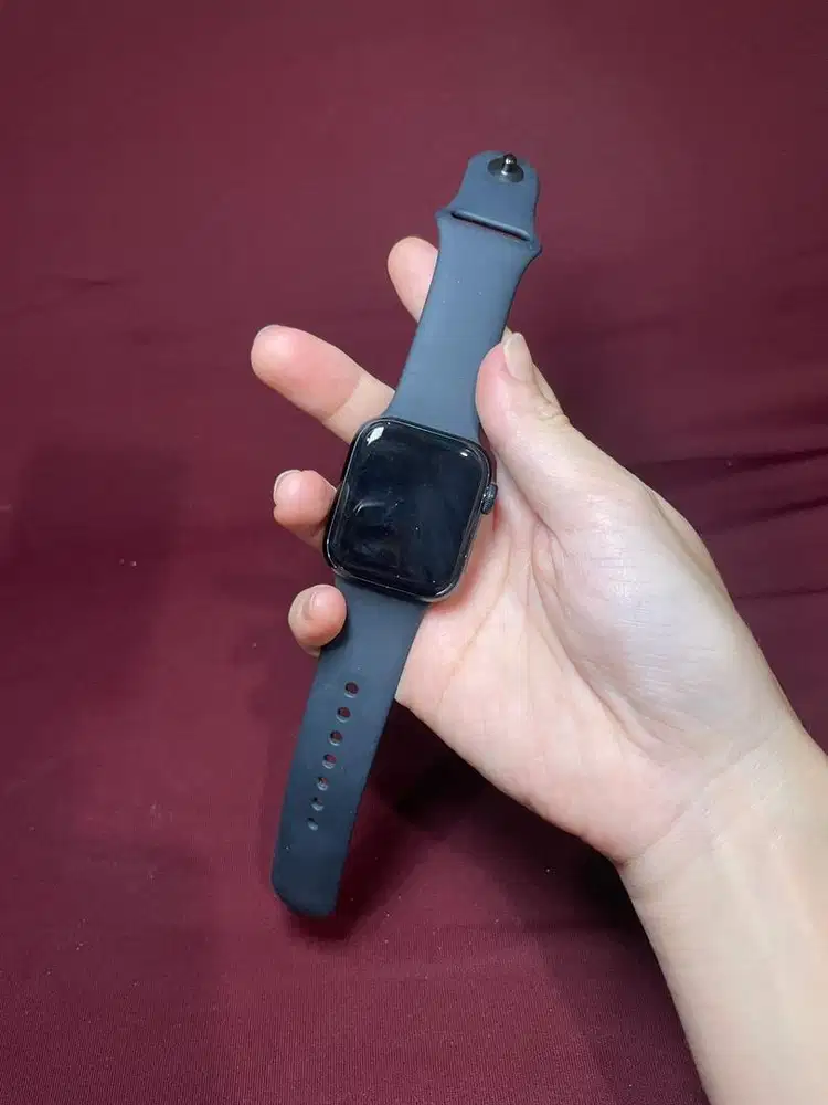 Apple Watch SE gen2 - midnight 40mm MULUS POL