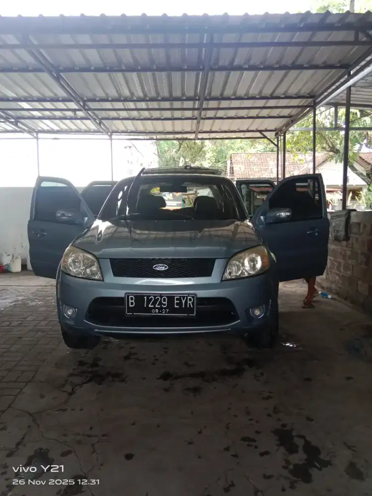 Ford Escape 2.3 Limited 2008 ( tidak menerima DP atau Transferan )