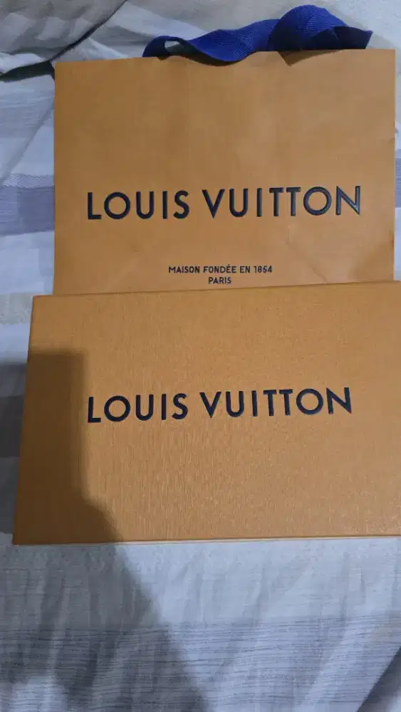 Jual dompet LV asli masih baru NEGO