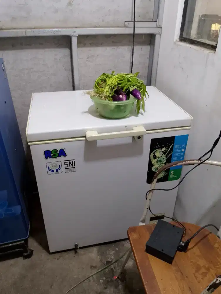Freezer 200L bekas kondisi baru