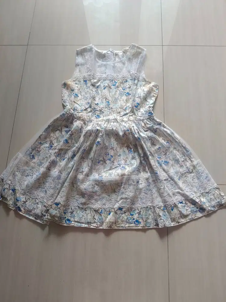Dress anak corak bunga