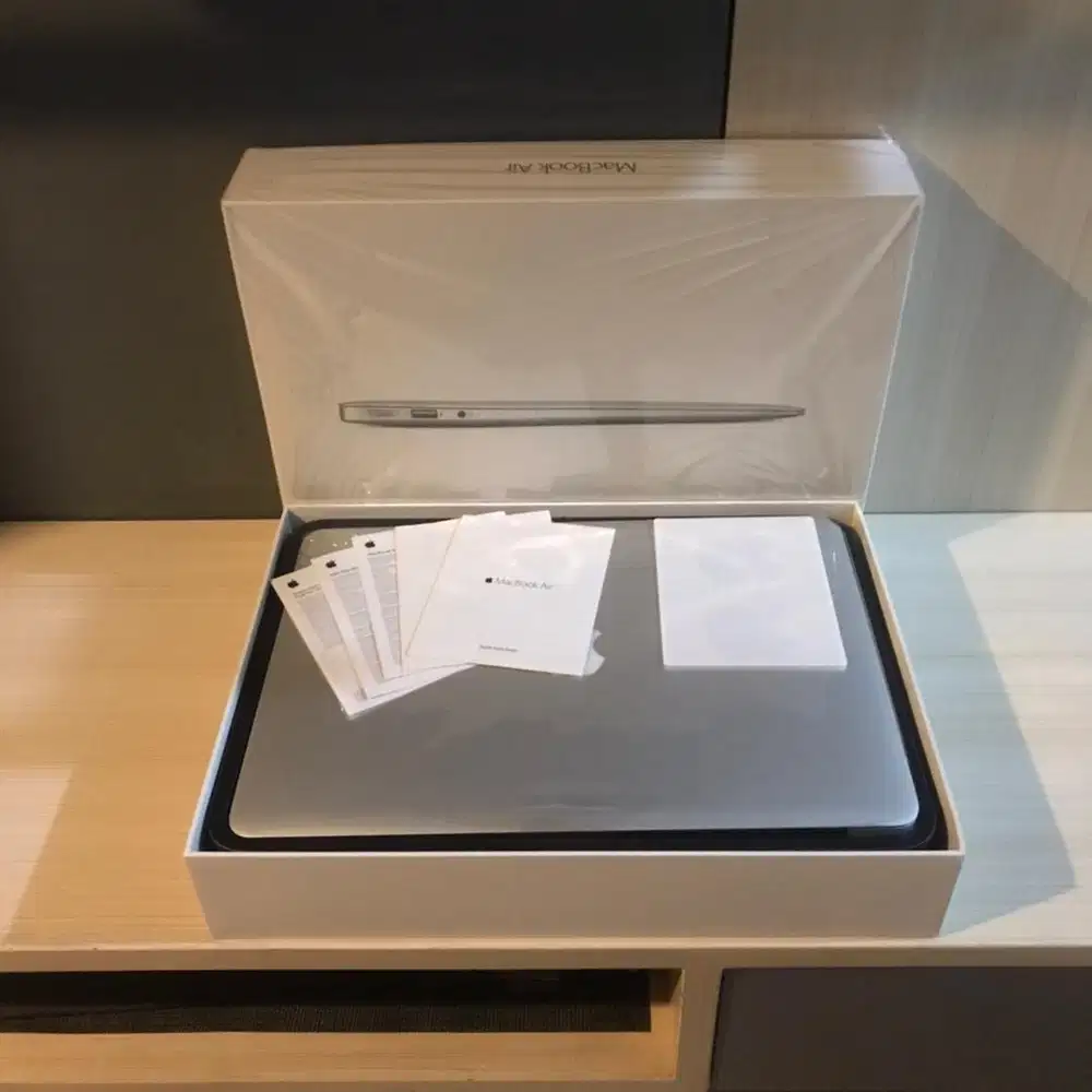 Macbook Air 2017 ibox Like New Fullset.