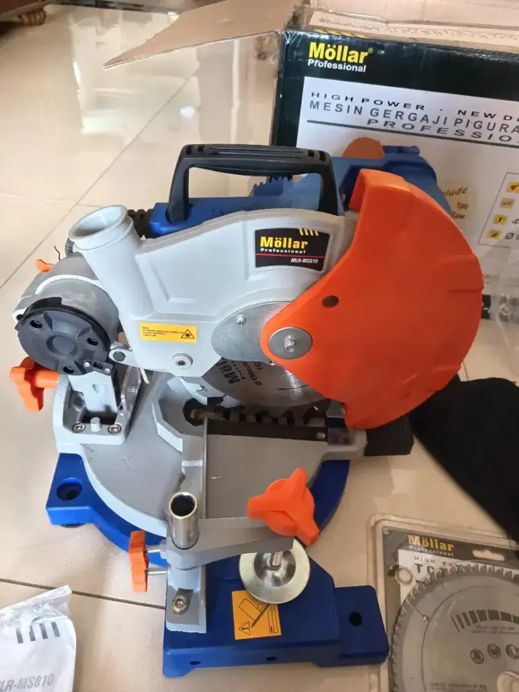 Mesin gergaji kayu almunium dan besi