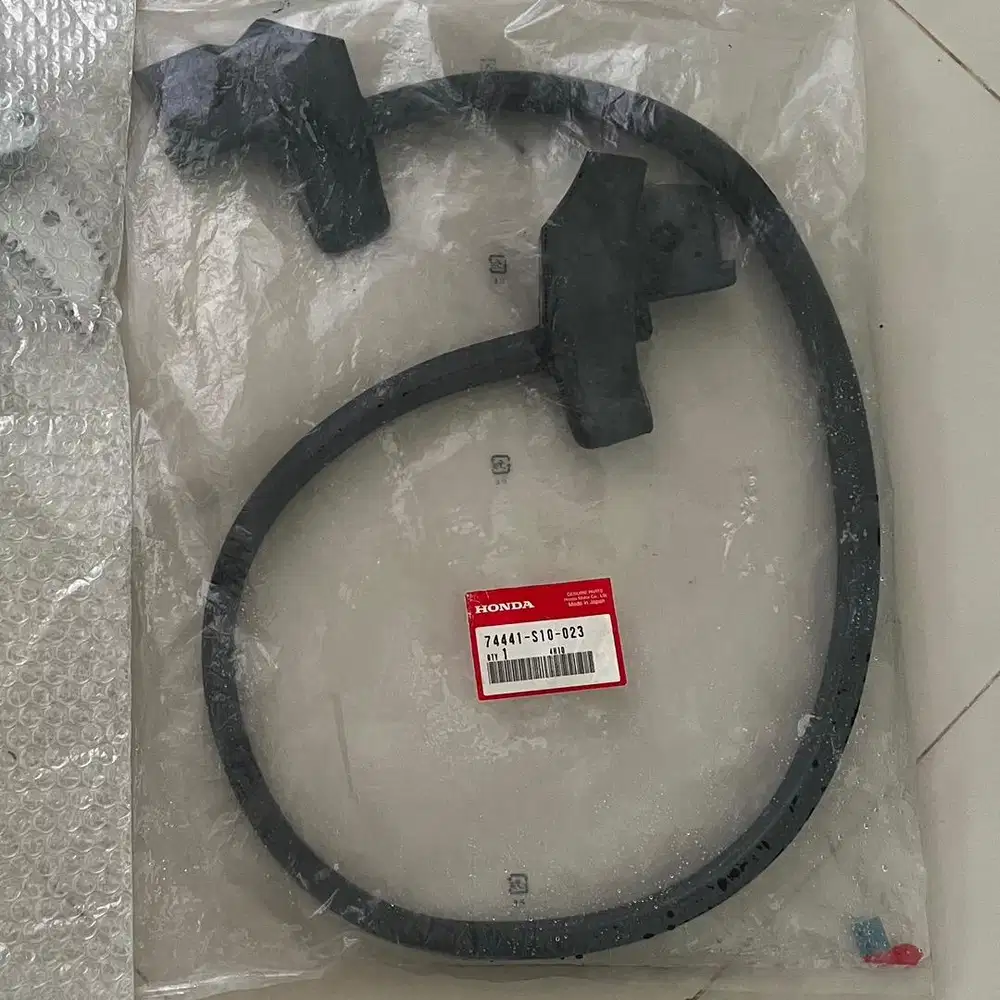 Honda CRV RD1 Weatherstrip karet kaca belakang bagasi RD