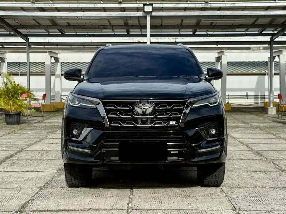 Toyota Fortuner 2.8 GR Sport 4X2 Automatic 2023