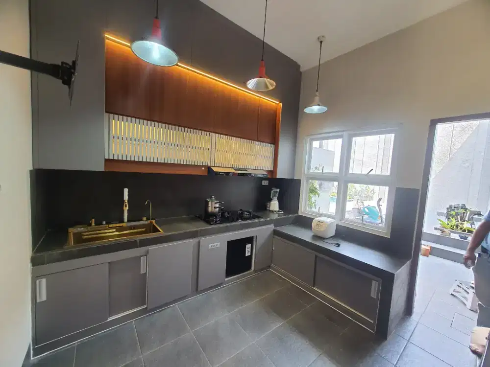Kitchenset lemari wallpanel serta semua furnis custom murmer