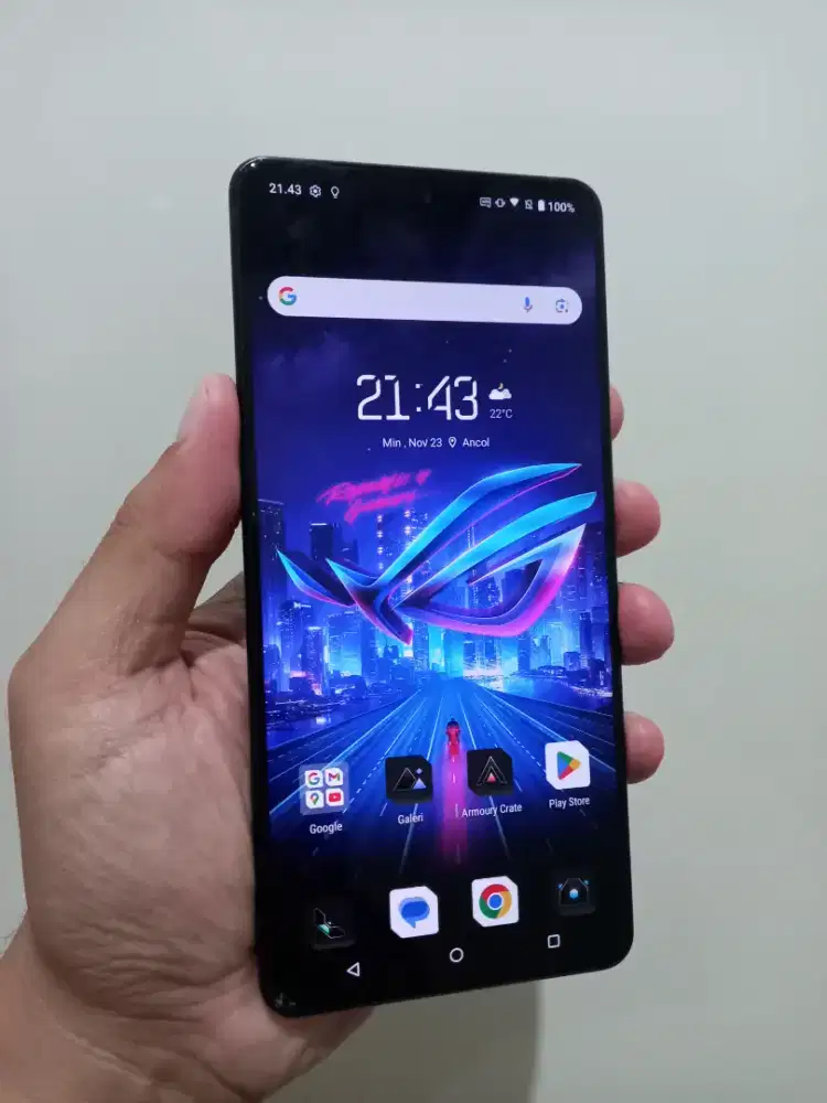 Asus ROG Phone 8 Ram 12/256Gb jaringan 5G Batangan ada minus dikit