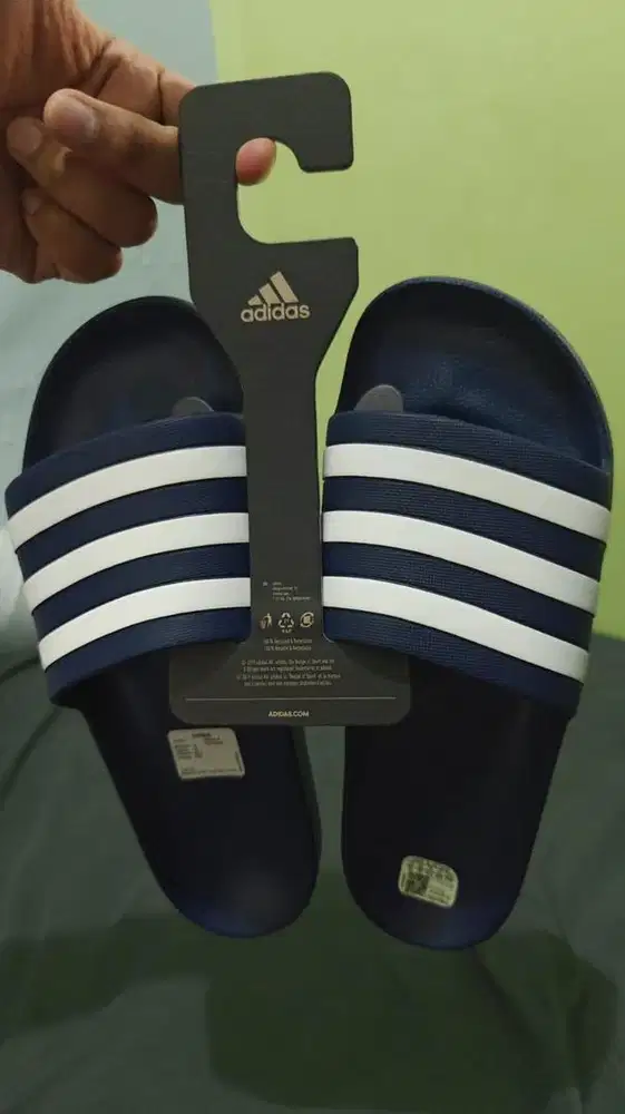 Sandal slipon Adidas