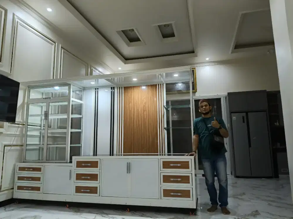 Menerima pesanan pembuatan buvet tv aluminium minimalis modern