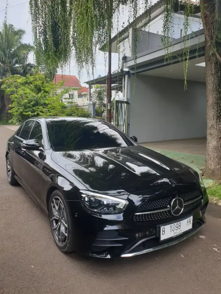 Mercedes Benz E300 AMG 2022 Hitam