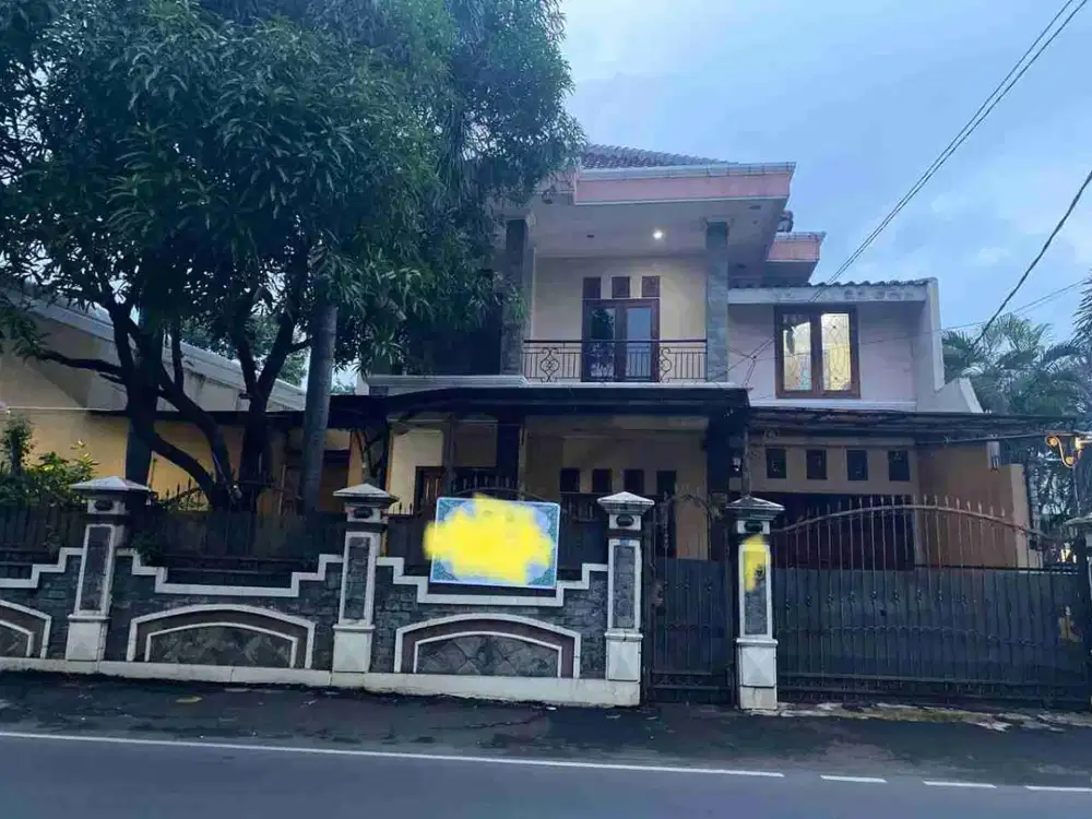 DIJUAL BU RUMAH MEWAH STRATEGIS DI PINGGIR JALAN RAYA TANJUNG BARAT JAKARTA SELATAN