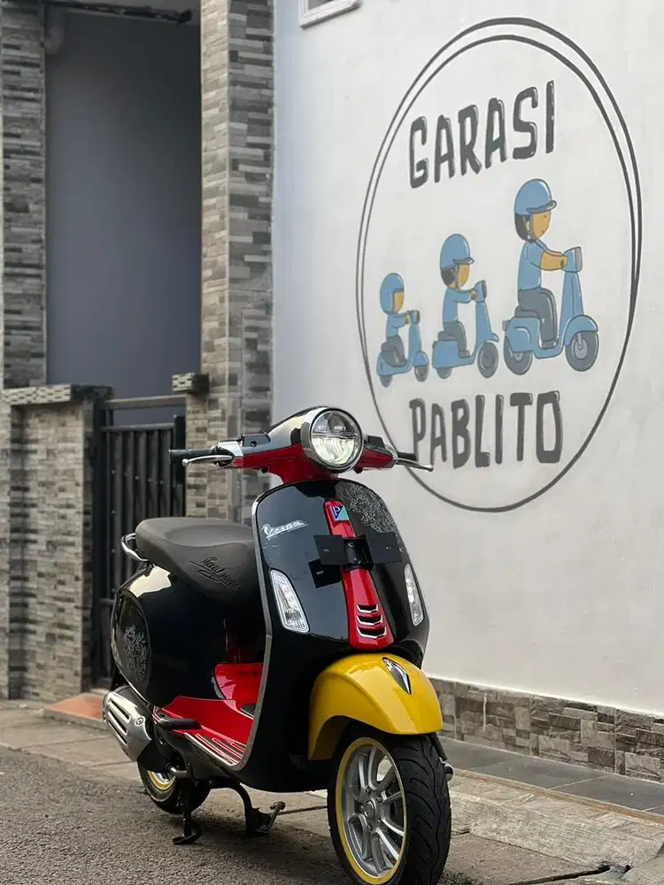 Vespa Primavera X Disney mickey mouse