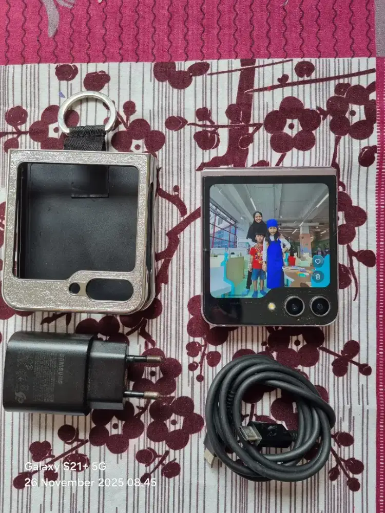 Samsung z flip5 5G 8/256