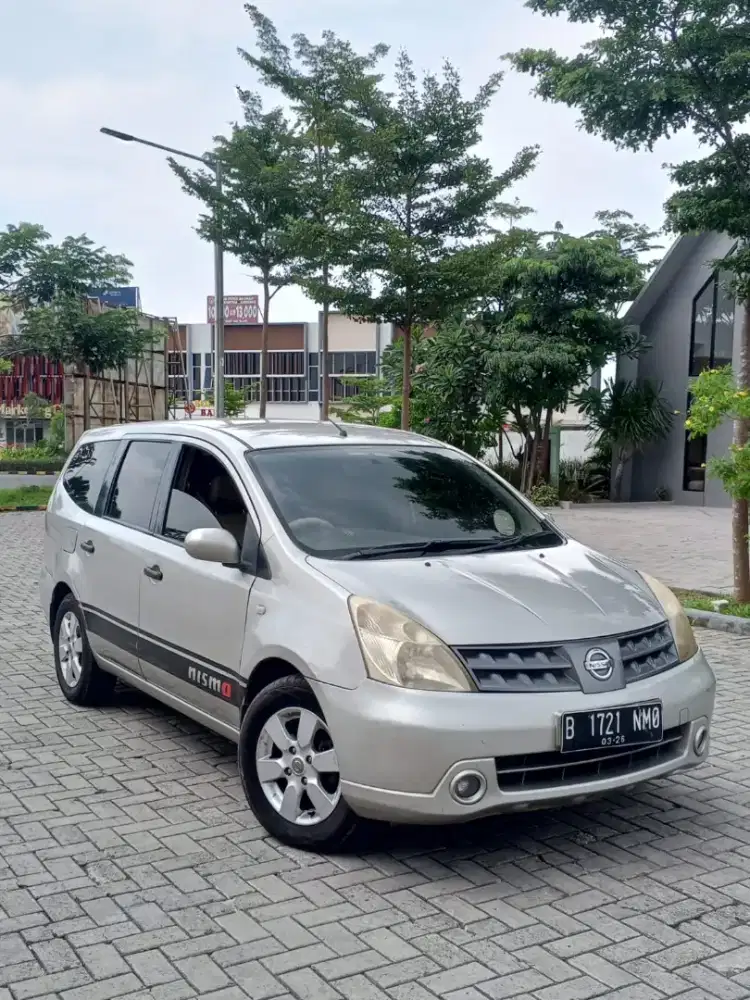 Nissan grand Livina XV metik 2009 pajak panjang istimewa