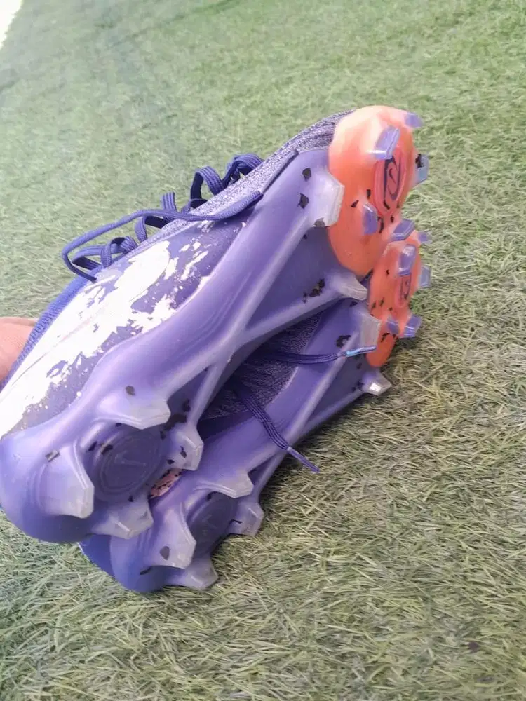 Sepatu bola nike phantom