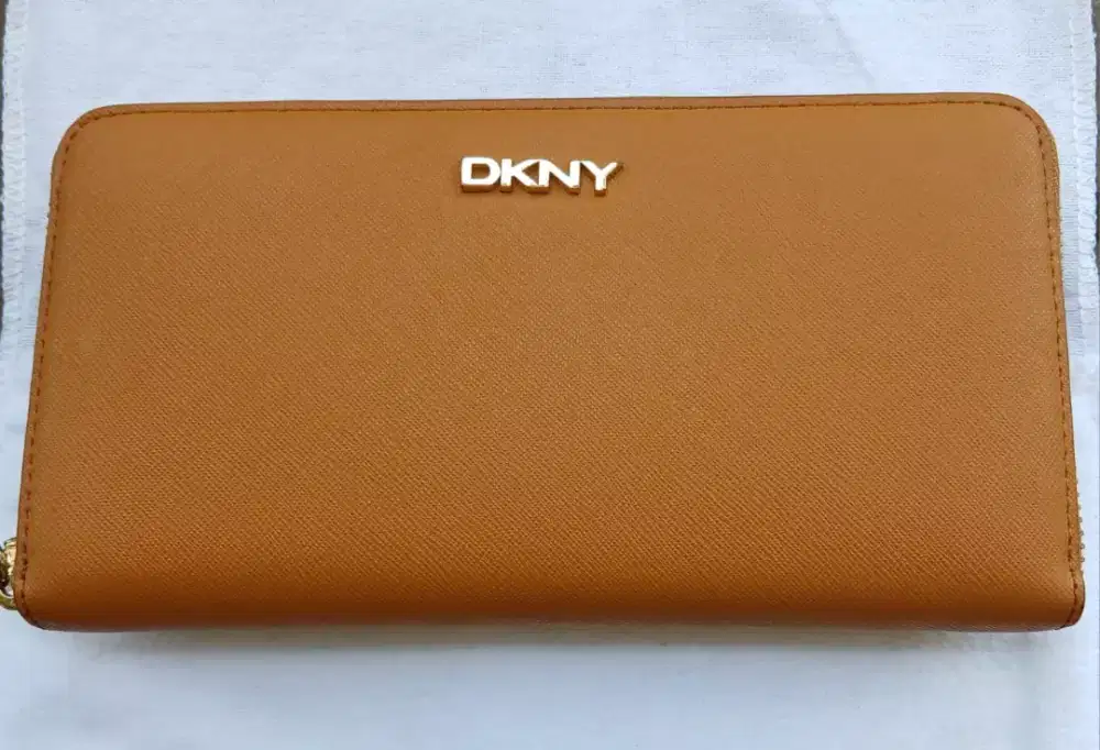 DKNY Original Ladies wallet..Preloved like New