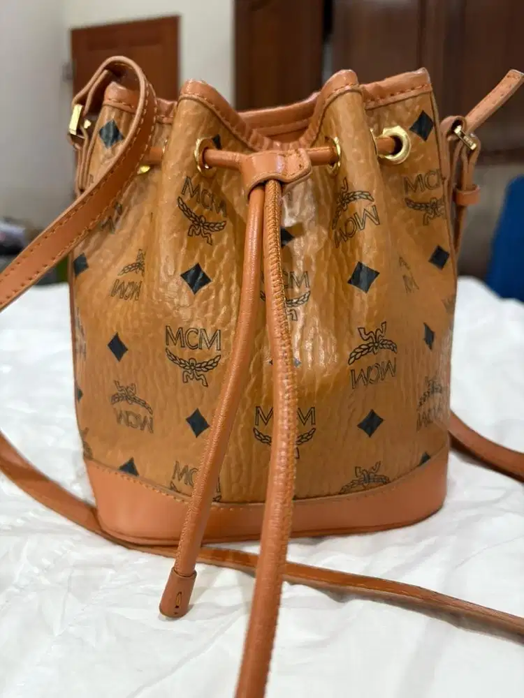 Tas MCM bucket bag
