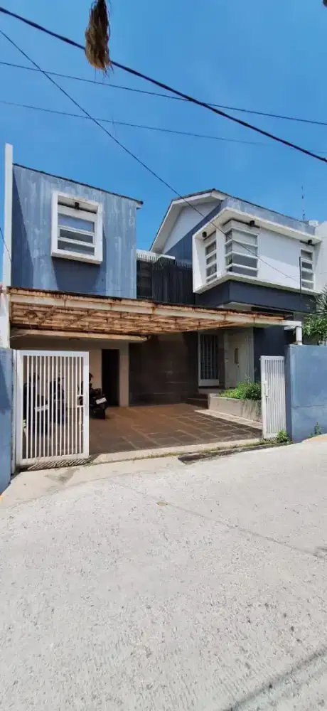 Dijual rumah besar 2 lantai di cihanjuang cibaligo