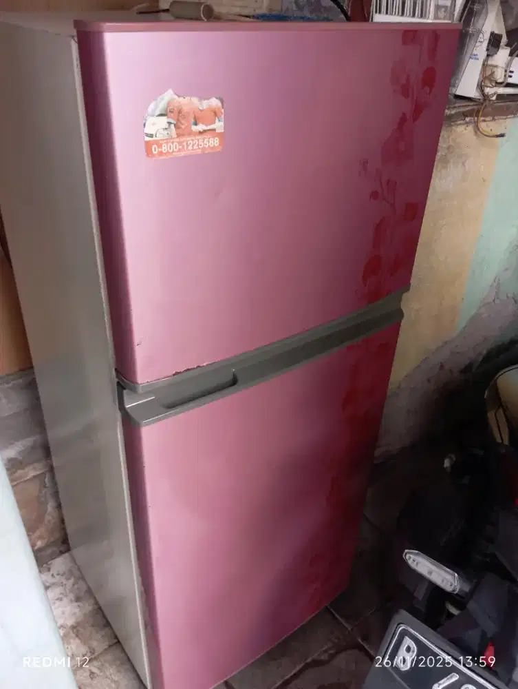 kulkas 2 pintu merek Sharp normal no minus murah