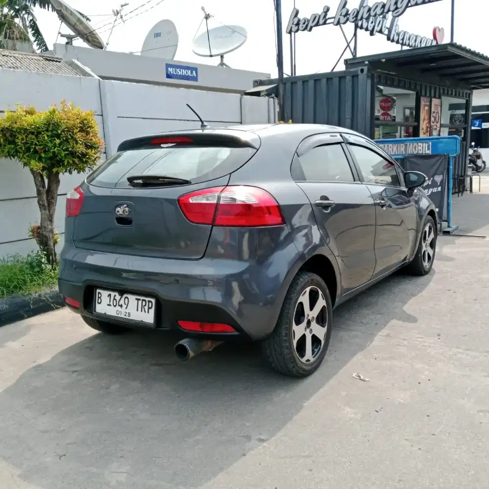 New kia rio manual hatchback 2013