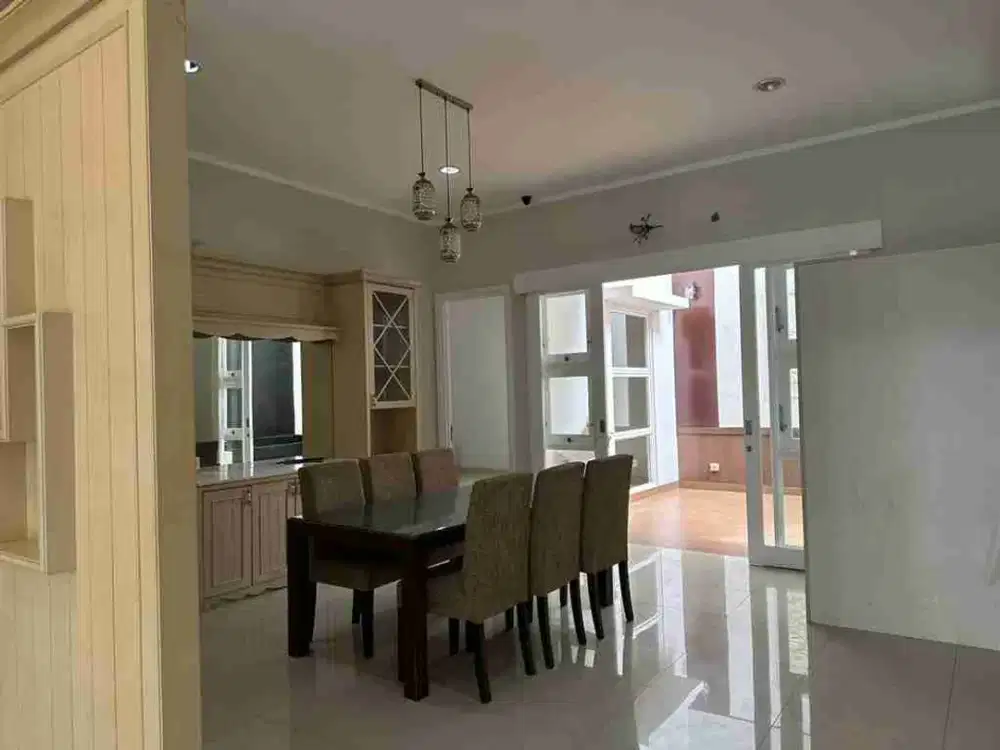 Dijual Rumah Ebony Grand Orchard, siap huni, harga nego, 200m, 2 lantai, Utara, fasilitas perum ada club house, swimming pool, security gate 24jam