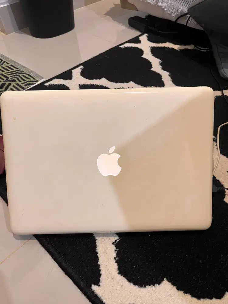 Macbook White Unibody 2010