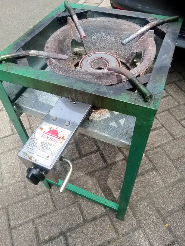 Dijual murah kompor lengkap + regulator selang merek sun rise 5e auto