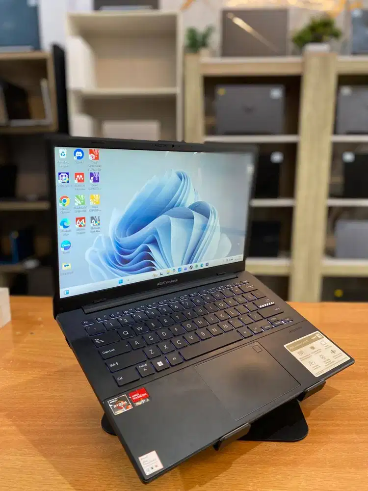 ASUS VIVOBOOK E1404FA RYZEN 3 7320U RAM 8GB SSD 256GB LIKE NEW-GARANSI