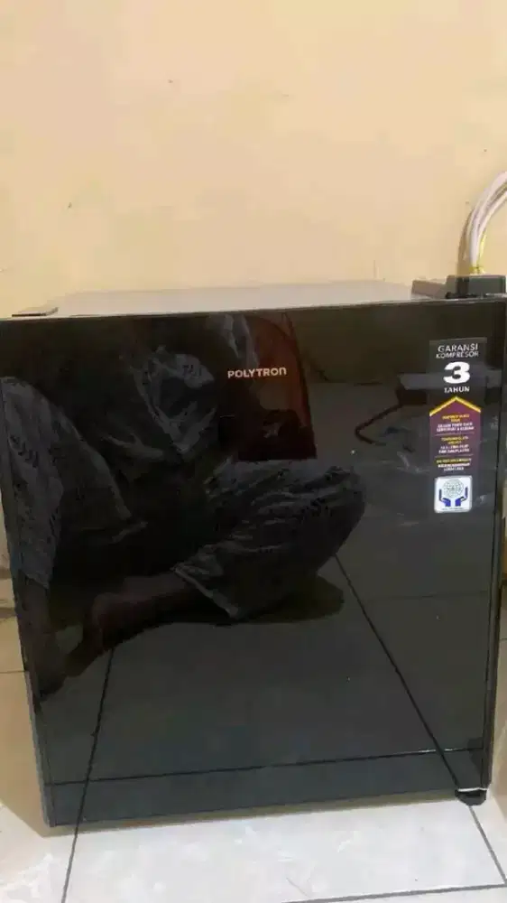 Kulkas Minibar Politron