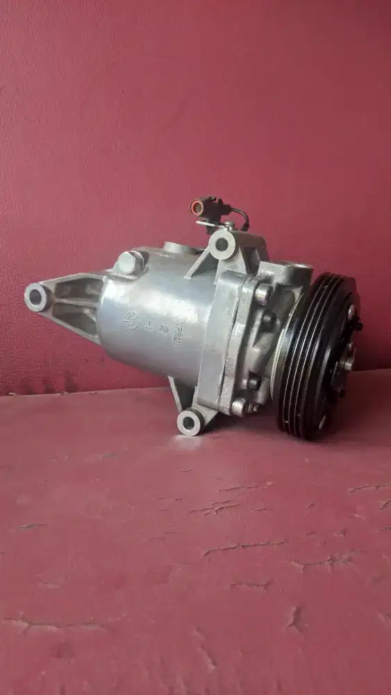 KOMPRESOR AC MOBIL KONDISI GEMBLING
SUZUKI SPLASH