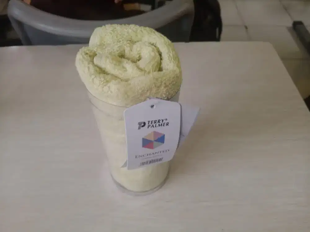 Handuk mandi warna kuning