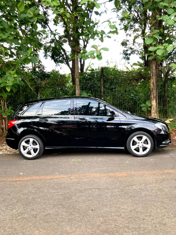 Mercedes-Benz B200 2013 Bensin