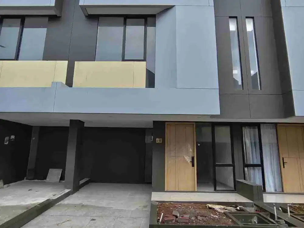 Rumah siap huni di Cluster Parkspring