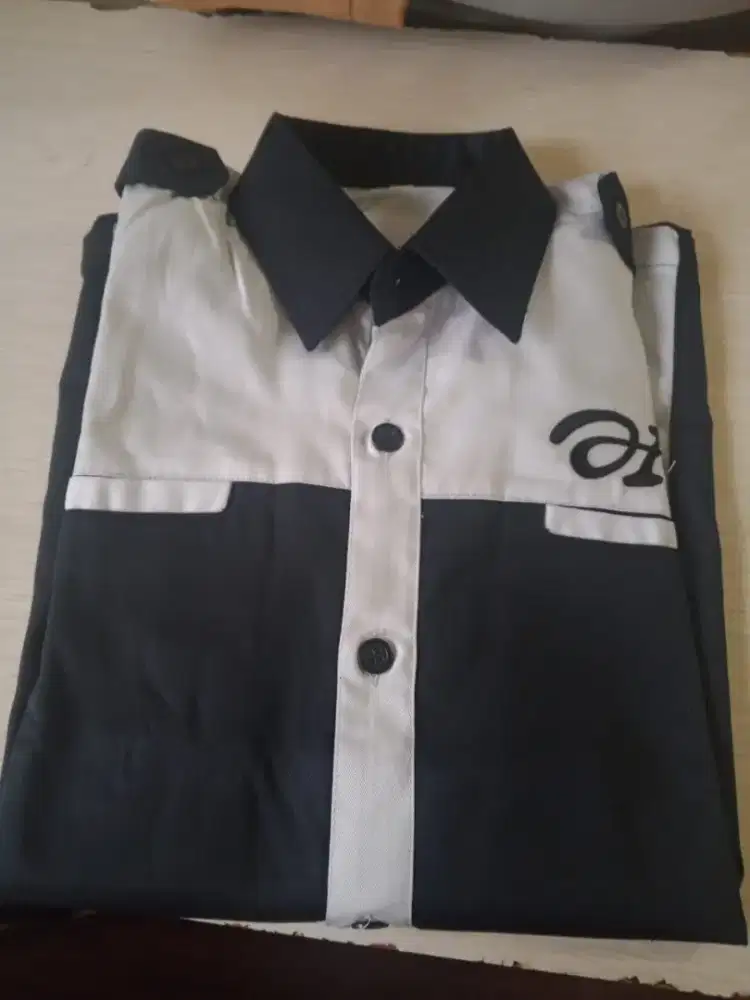 Kemeja desain custom