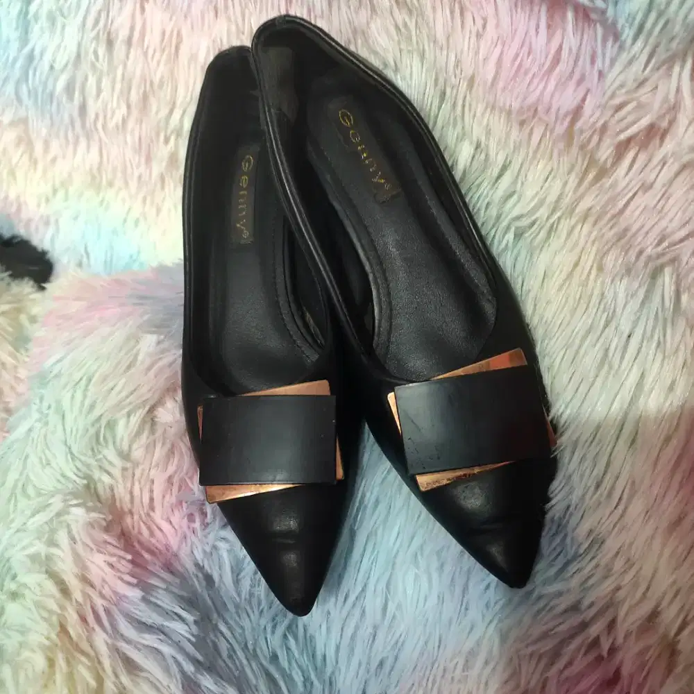 Sepatu Wanita Genny 5 CM masih bagus