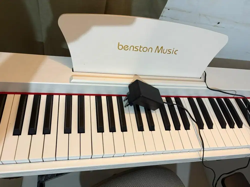 BENSTON PIANO/KEYBOARD 88keys LIKE NEW