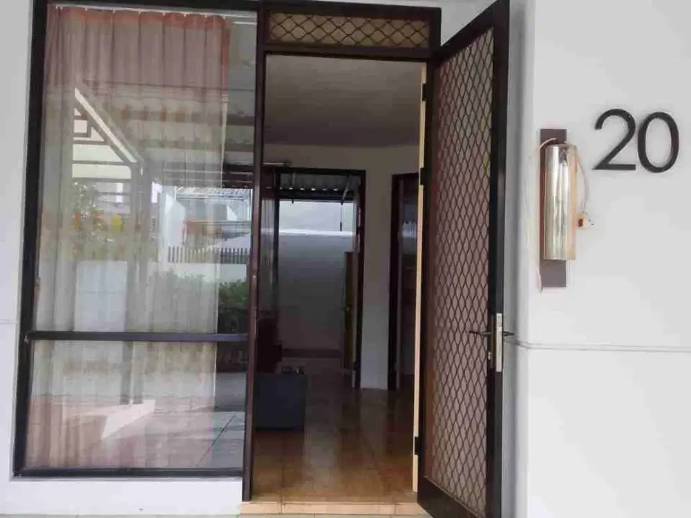 Disewakan Rumah Waterfront Lippo Cikarang full furnished