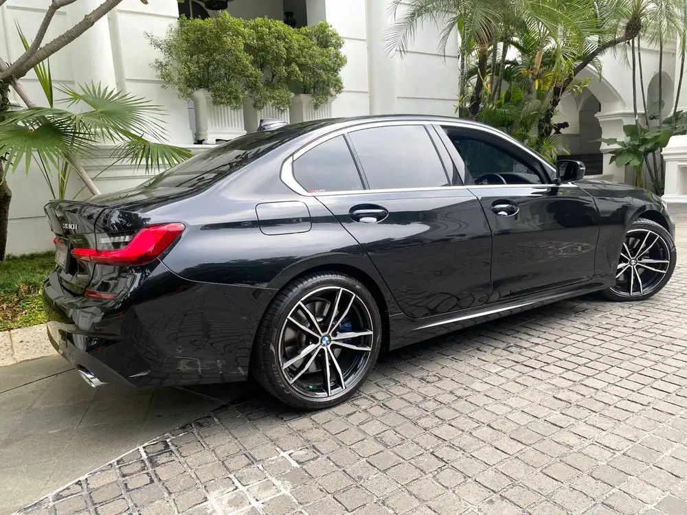 BMW 330i 2021 Bensin