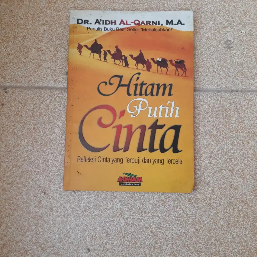 Buku romansa  hitam putih cinta